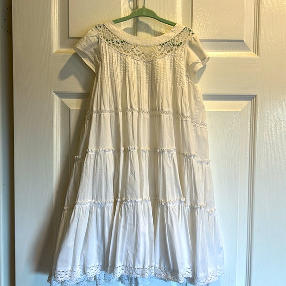 Beautiful Pleated and Layered White Dress - Picture 4 of 4